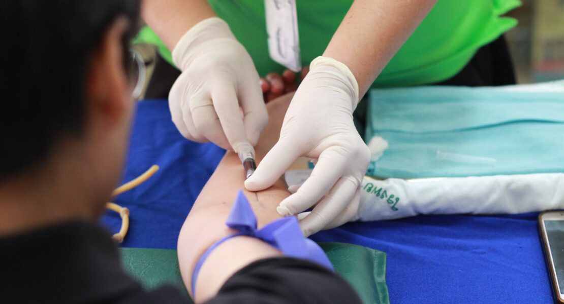 Mau Donor Darah? Ketahui Dulu Fakta Berikut Ini! | WeCare.id