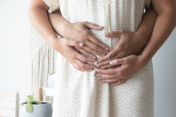 11 Tanda Kehamilan Awal yang Sering Muncul | WeCare.id