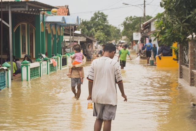 Waspada Sakit Usai Banjir dan Cara Mencegahnya | WeCare.id