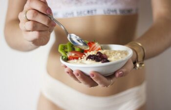 Seberapa Efektif Diet Defisit Kalori? | WeCare.id