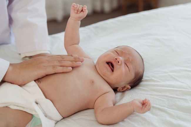 Bayi Tidak Bisa BAB? Waspada Penyakit Hirschsprung | WeCare.id