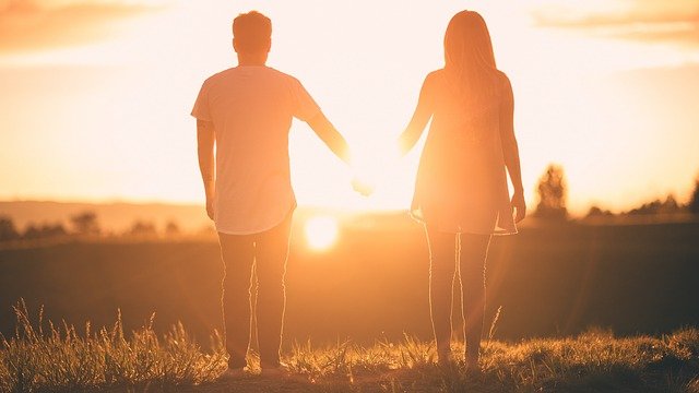 Penting! Cara Membangun Kepercayaan dengan Pasangan Agar Hubungan Langgeng | WeCare.id