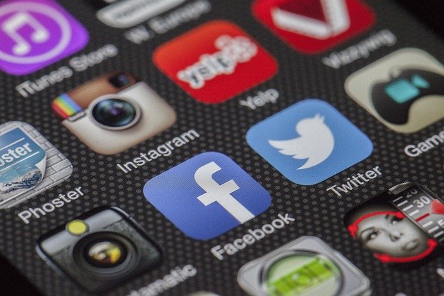 Mengenal Kecanduan Media Sosial dan Tanda-Tandanya | WeCare.id
