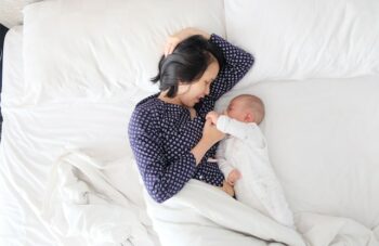 Jangan Abai! Pahami Penyebab Speech Delay Pada Anak | WeCare.id