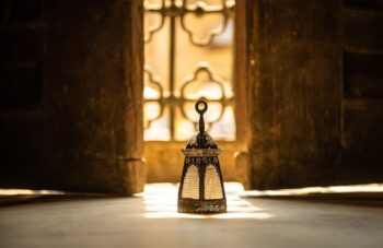 7 Hikmah Zakat yang Umat Muslim Harus Tahu | WeCare.id