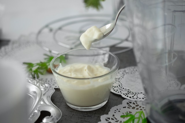 Apakah Baik Makan Yogurt Saat Buka Puasa dan Sahur? | WeCare.id