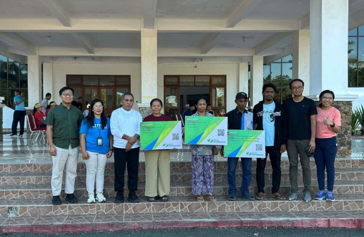 Penyerahan Donasi Iuran BPJS Ketenagakerjaan untuk Pekerja Rentan Sektor Informal oleh Pemerintah Kabupaten Manggarai Barat dan WeCare.id serta The Equity Initiatives | WeCare.id