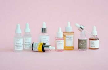 5 Rekomendasi Skincare Mencerahkan Wajah yang Aman | WeCare.id