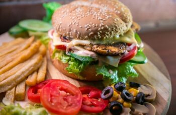 Menguak Dampak Makanan Ultra Processing Bagi Kesehatan | WeCare.id