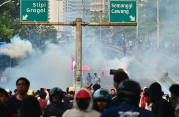 Dampak Politik Negatif pada Kesehatan Mental Masyarakat