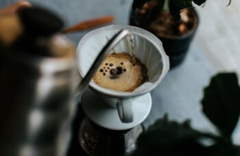 Cara Konsumsi Kopi yang Sehat untuk Tubuh Optimal | WeCare.id